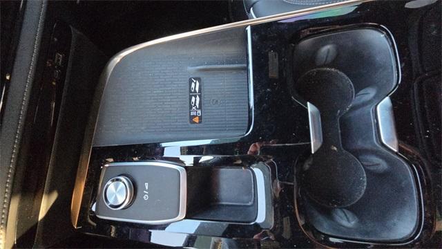 Photo of 2025 White Frost Tri-Coat Buick Enclave