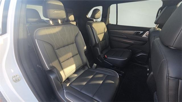 Photo of 2025 White Frost Tri-Coat Buick Enclave