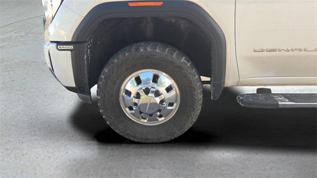 Photo of 2024 White Frost Tri-Coat GMC Sierra 3500
