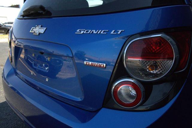 Photo of 2016 Kinetic Blue Metallic Chevrolet Sonic