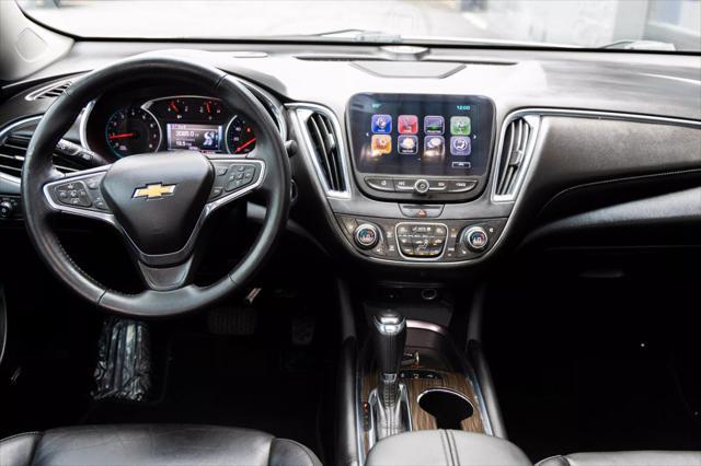 Photo of 2017 Silver Ice Metallic Chevrolet Malibu
