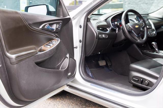 Photo of 2017 Silver Ice Metallic Chevrolet Malibu
