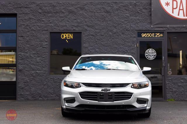 Photo of 2017 Silver Ice Metallic Chevrolet Malibu