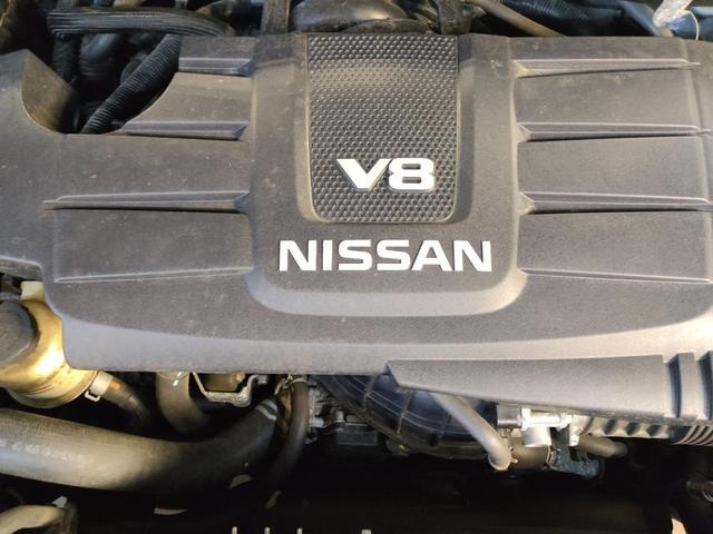 Photo of 2017 Brilliant Silver Nissan Titan