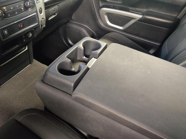 Photo of 2017 Brilliant Silver Nissan Titan