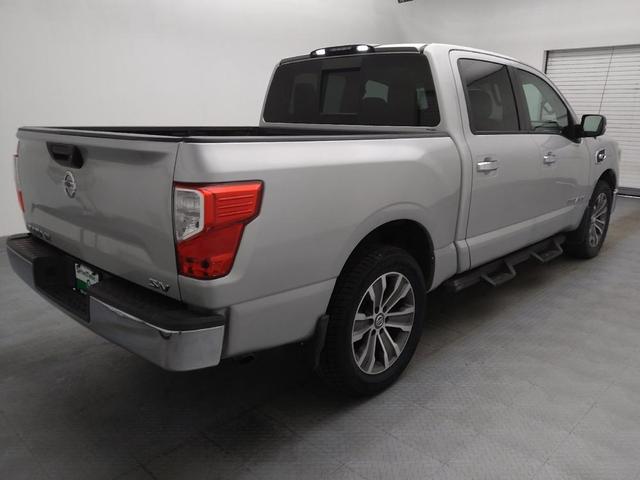 Photo of 2017 Brilliant Silver Nissan Titan