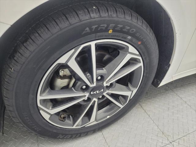 Photo of 2022 Snow White Pearl Kia Forte