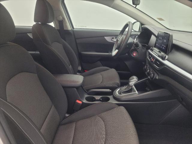 Photo of 2022 Snow White Pearl Kia Forte