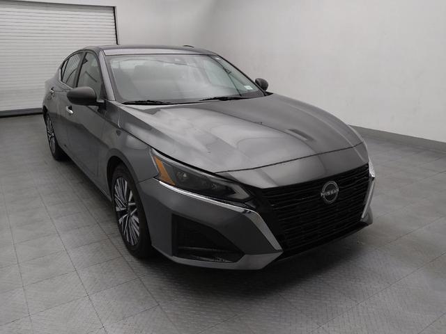 Photo of 2024 Gun Metallic Nissan Altima
