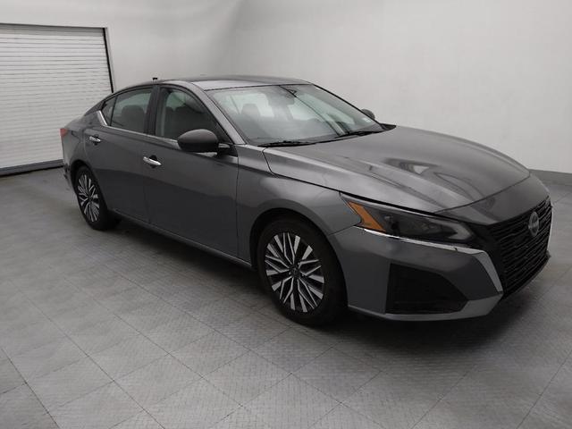 Photo of 2024 Gun Metallic Nissan Altima