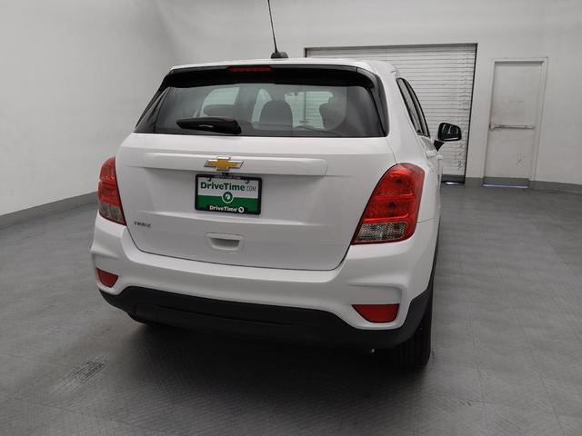 Photo of 2019 Summit White Chevrolet Trax