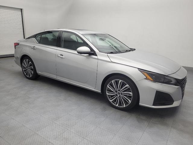Photo of 2023 Brilliant Silver Metallic Nissan Altima