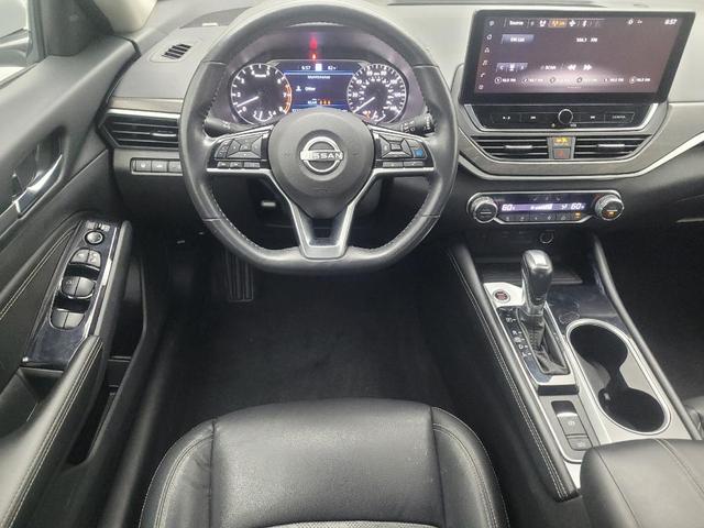 Photo of 2023 Brilliant Silver Metallic Nissan Altima