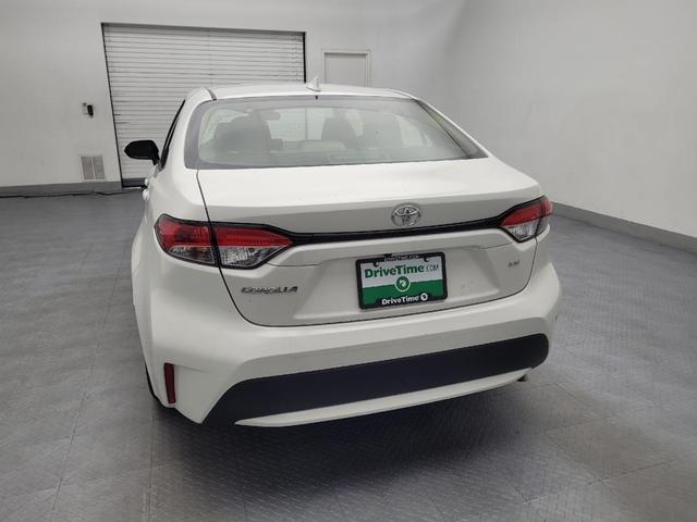 Photo of 2021 White Toyota Corolla