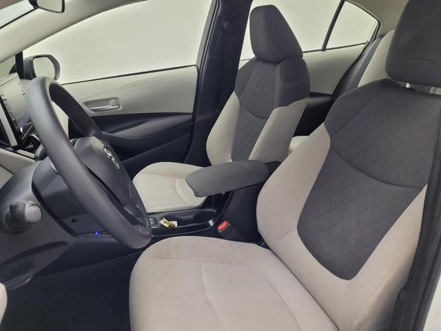 Photo of 2021 White Toyota Corolla