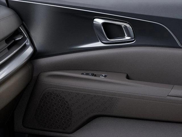 Photo of 2026 Snow White Pearl Kia Carnival