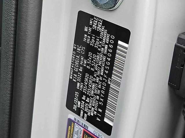Photo of 2025 Wolf Gray Kia Sorento