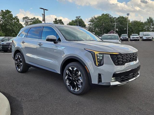 Photo of 2025 Wolf Gray Kia Sorento