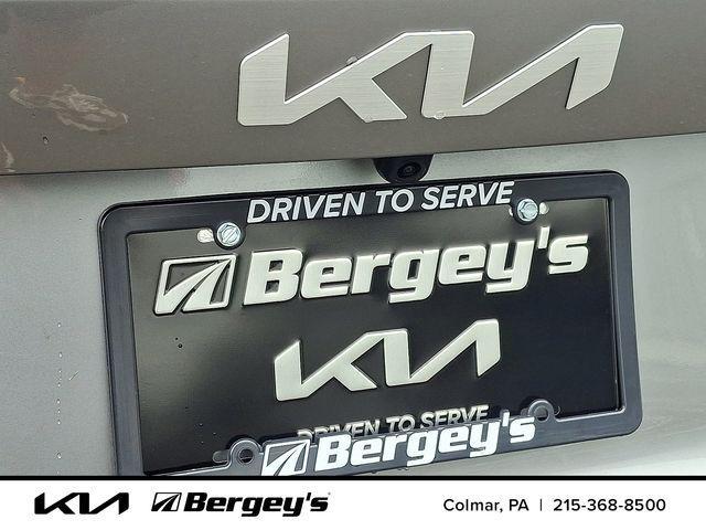 Photo of 2023 Steel Gray Kia Sorento Hybrid