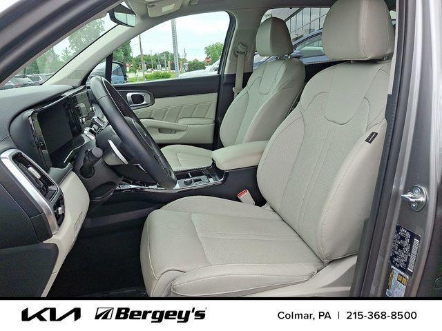 Photo of 2023 Steel Gray Kia Sorento Hybrid