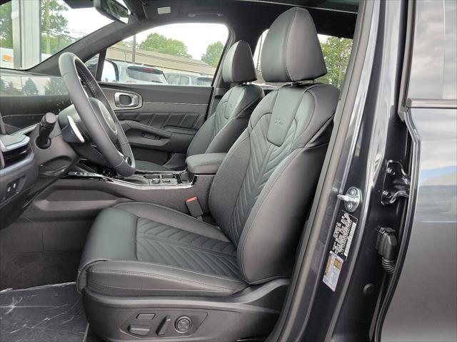 Photo of 2025 Gravity Grey Kia Sorento