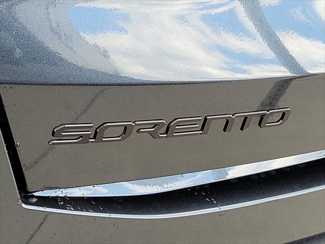 Photo of 2025 Gravity Grey Kia Sorento