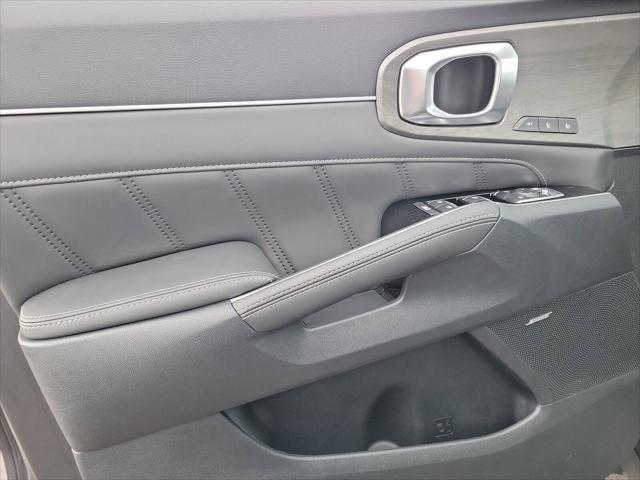 Photo of 2025 Gravity Grey Kia Sorento