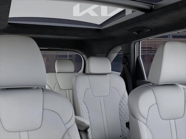 Photo of 2025 Silky Silver Kia Sorento Hybrid
