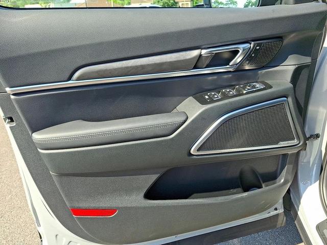 Photo of 2025 Wolf Gray Kia Telluride