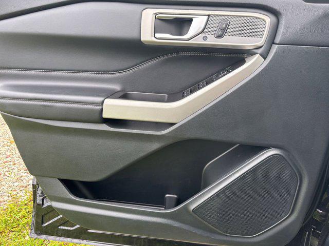 Photo of 2024 Agate Black Metallic Ford Explorer