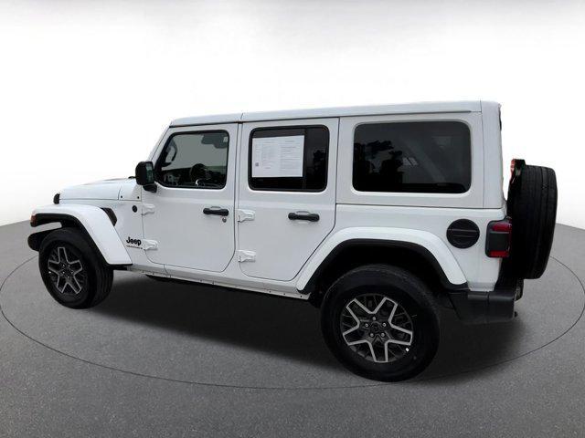 Photo of 2025 Bright White Clearcoat Jeep Wrangler