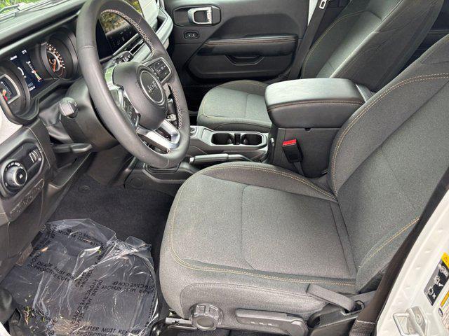 Photo of 2025 Bright White Clearcoat Jeep Wrangler