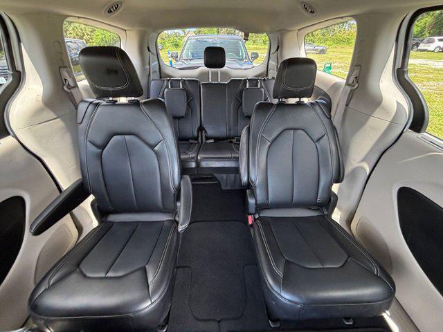 Photo of 2024 Bright White Clearcoat Chrysler Pacifica