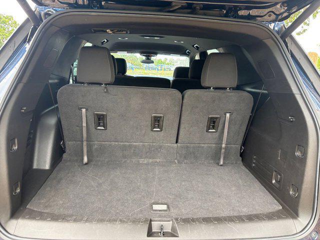Photo of 2023 Northsky Blue Metallic Chevrolet Traverse