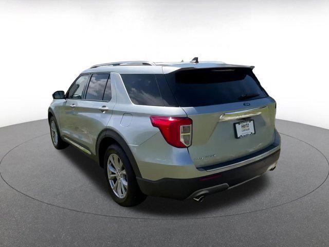 Photo of 2023 Iconic Silver Metallic Ford Explorer
