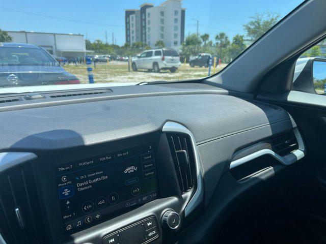 Photo of 2024 Summit White GMC Terrain