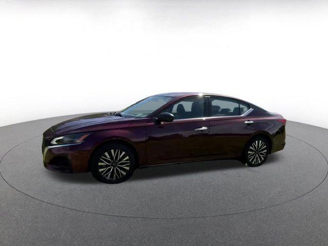 Photo of 2024 Garnet Pearl Metallic Nissan Altima