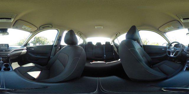 Photo of 2024 Garnet Pearl Metallic Nissan Altima