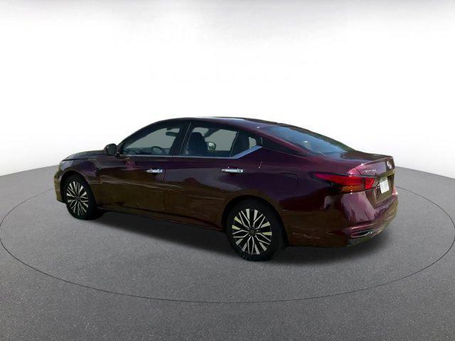 Photo of 2024 Garnet Pearl Metallic Nissan Altima