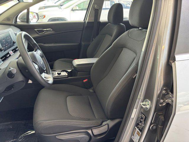 Photo of 2024 Steel Gray Kia Sportage
