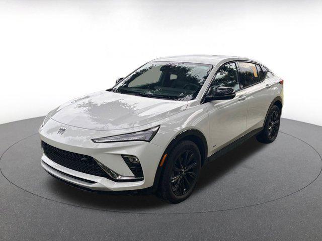 Photo of 2025 Summit White Buick Envista