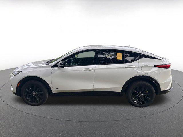 Photo of 2025 Summit White Buick Envista