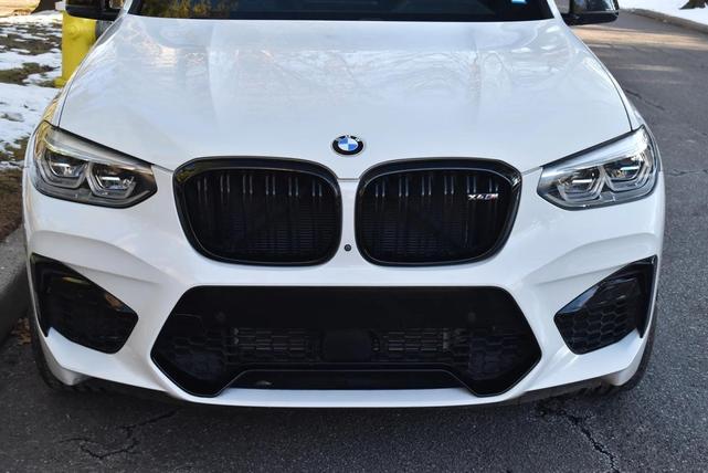 Photo of 2021 Alpine White BMW X4 M