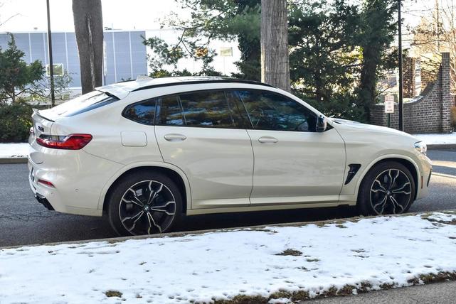 Photo of 2021 Alpine White BMW X4 M