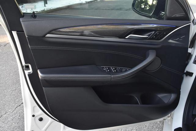 Photo of 2021 Alpine White BMW X4 M