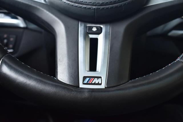 Photo of 2021 Alpine White BMW X4 M