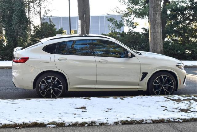 Photo of 2021 Alpine White BMW X4 M