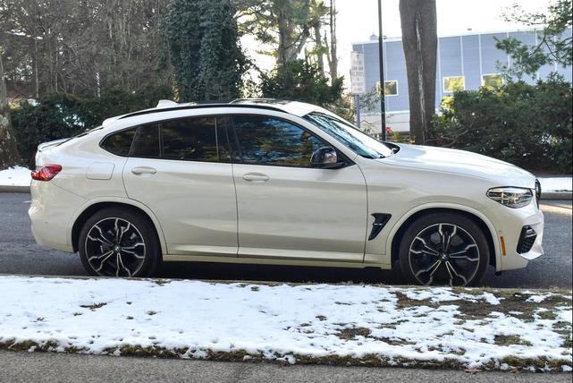 Photo of 2021 Alpine White BMW X4 M