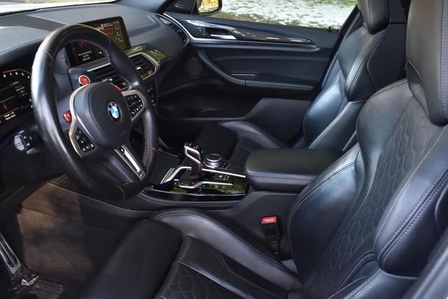 Photo of 2021 Alpine White BMW X4 M