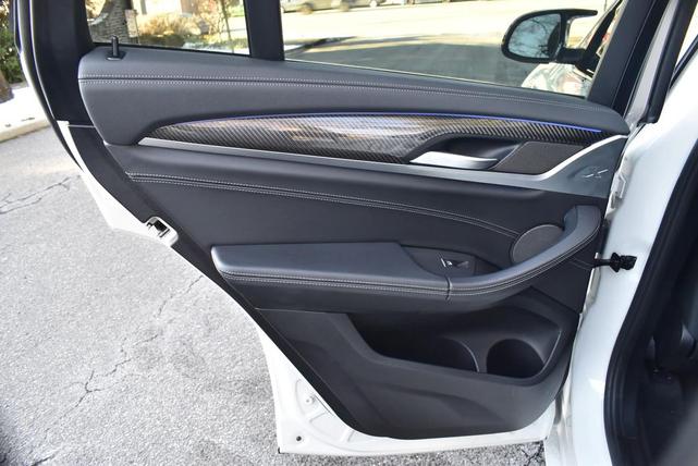 Photo of 2021 Alpine White BMW X4 M